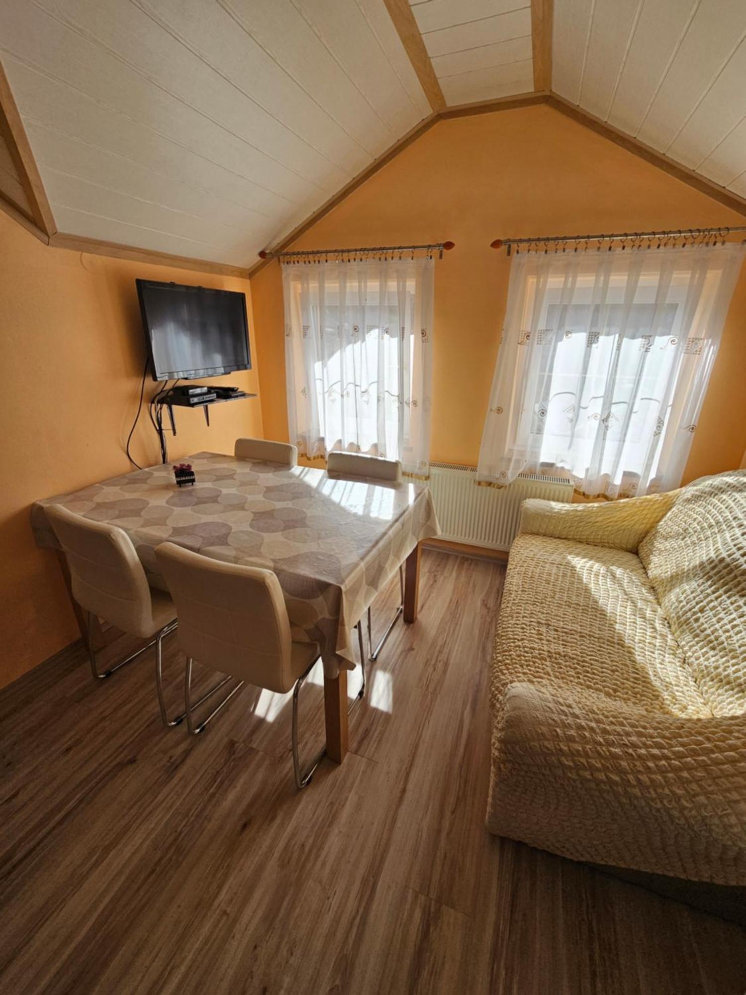 House Mirjana Hotel Smoljanac Eksteriør billede